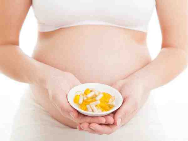 mang thai 3 tháng đầu nên uống thuốc gì để tốt cho thai nhi